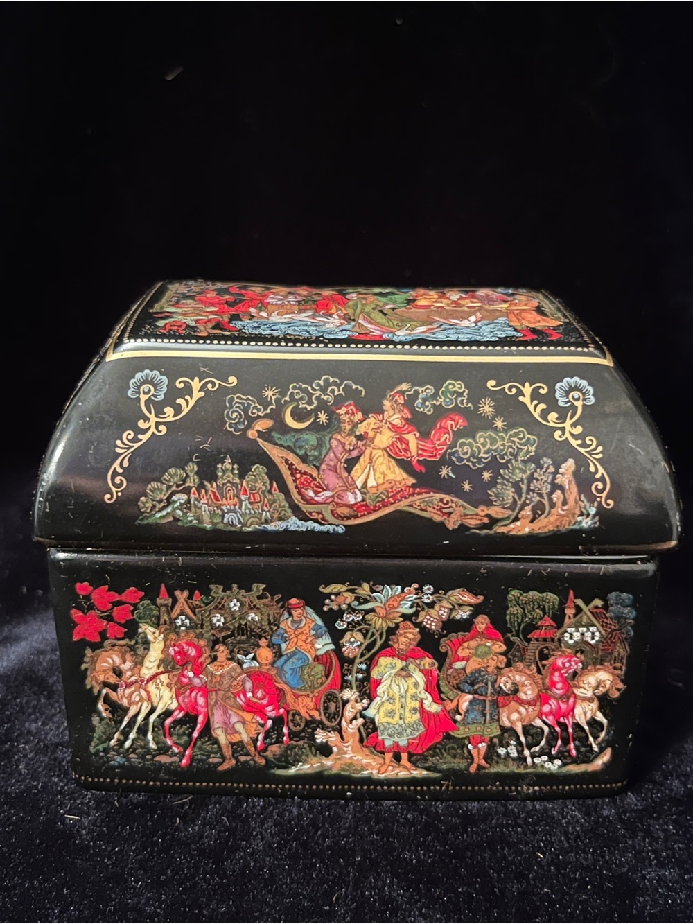 Palekh Artist Roman Belousov USSR Porcelain THE FROG PRINCESS Trinket Box A2890